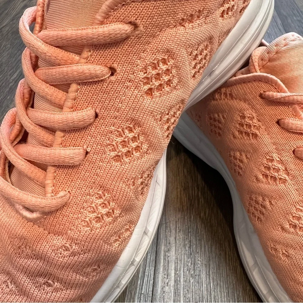 Women’s Coral Lightweight Sneakers Walking Shoes 3D Woven Style Fabric Size 8